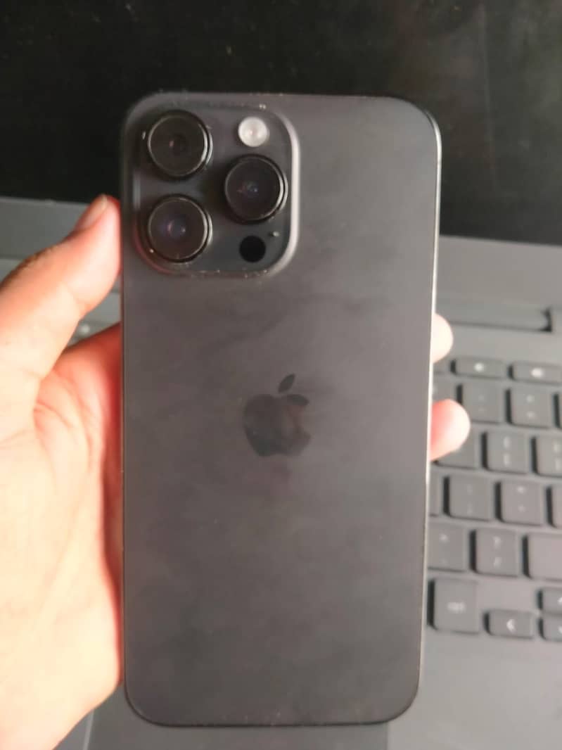Apple iPhone 14 Pro Max 1