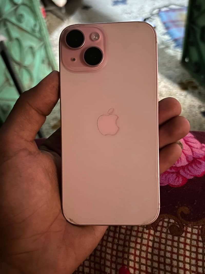 Apple iPhone 15 4