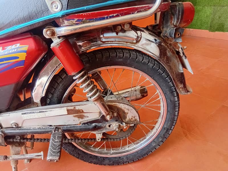 united 70cc 6