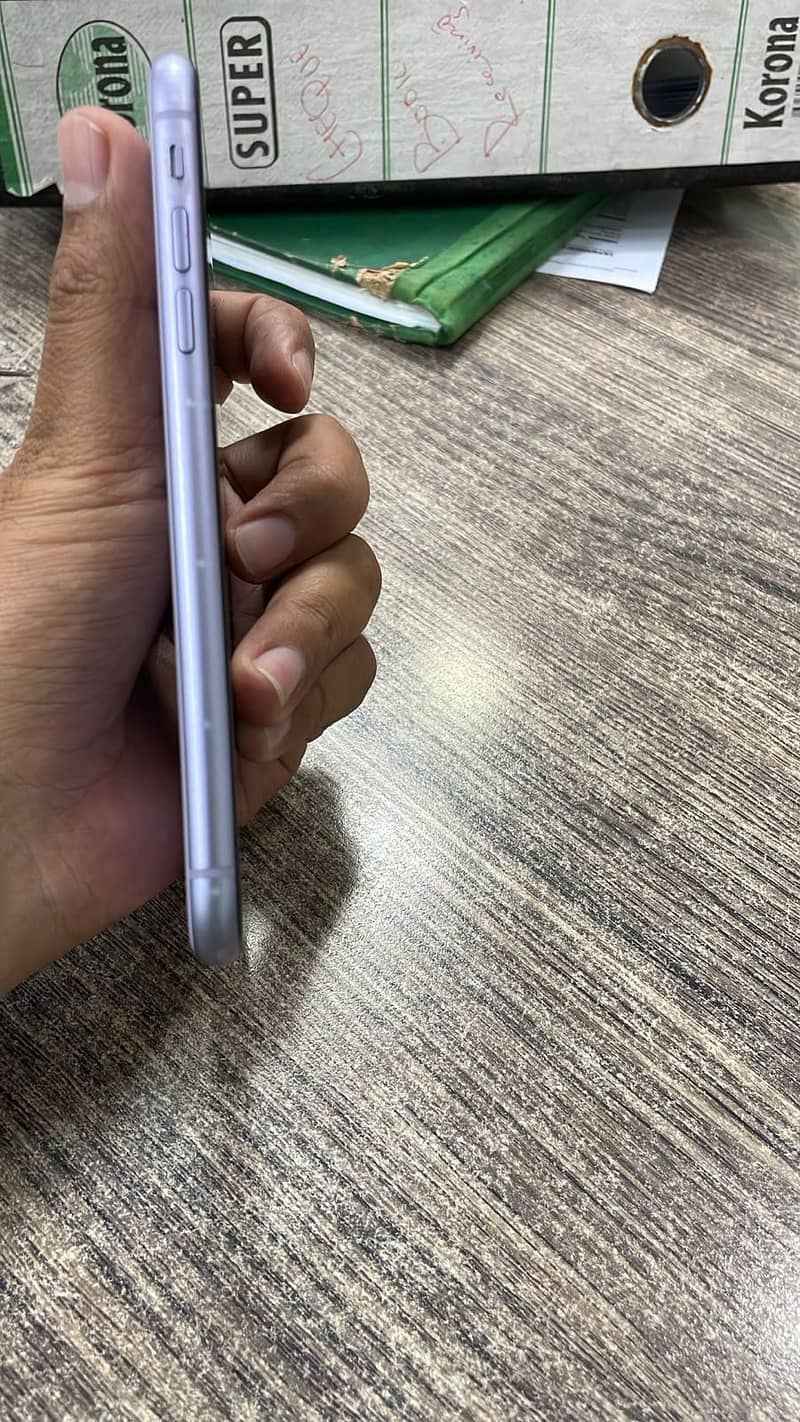 Apple iPhone 11 3