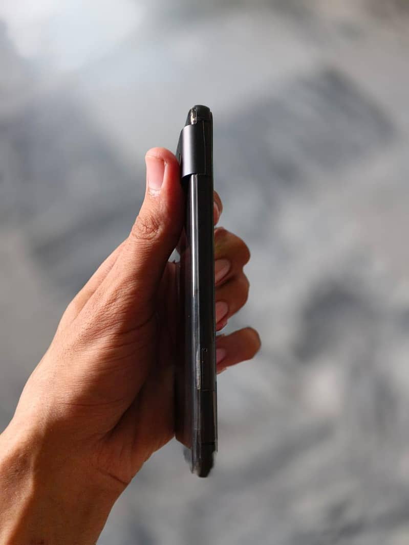 Google Pixel 8 4