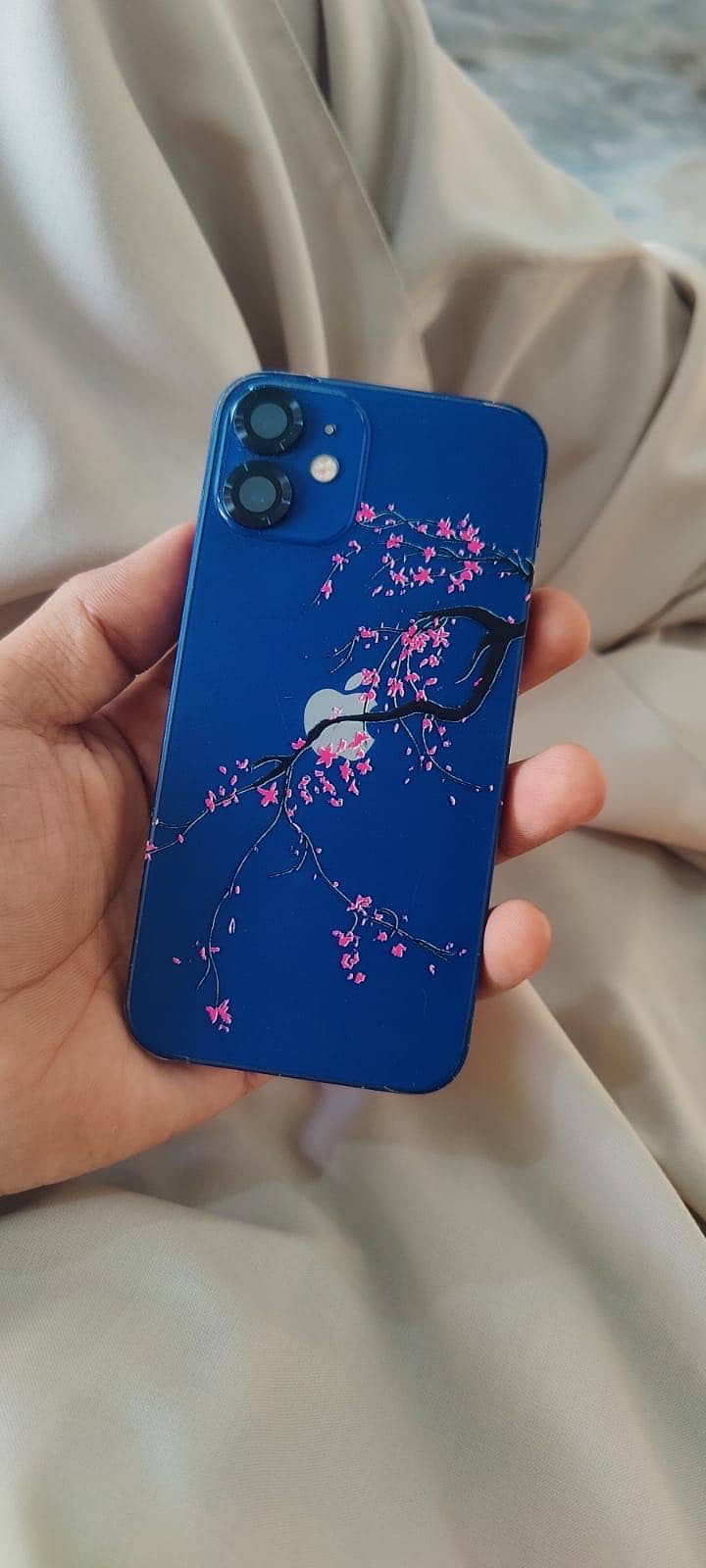 Apple iPhone 12 mini 1