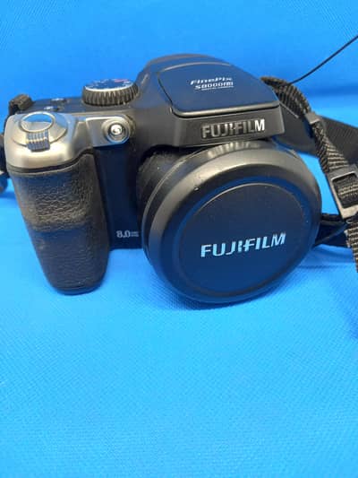 Fujifilm Bridge Digital Camera 8 MP 18X Zoom