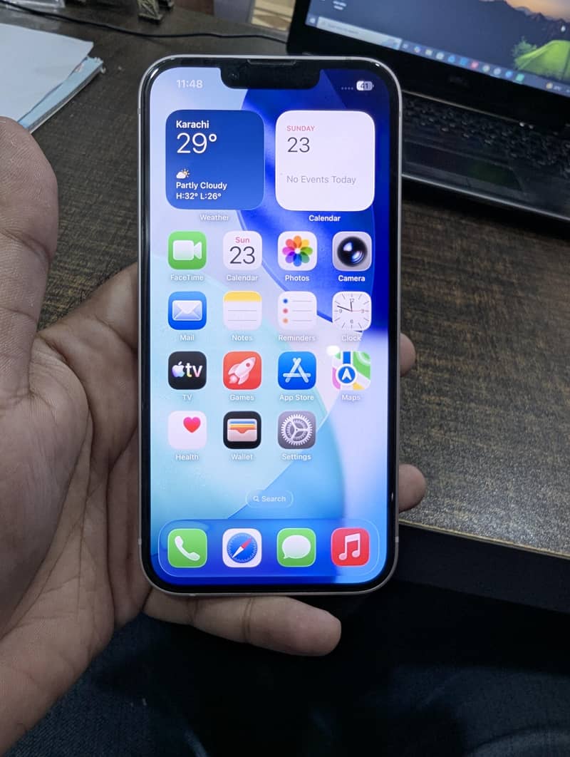 Apple iPhone 13 0