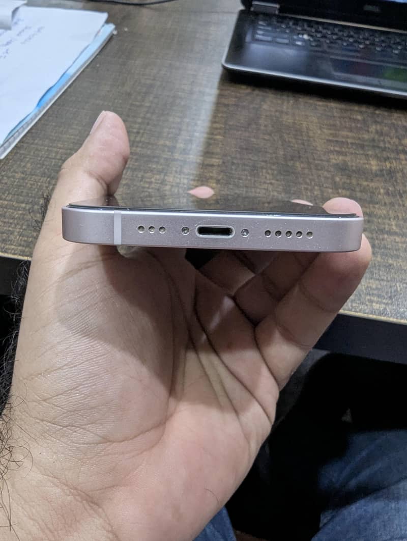 Apple iPhone 13 1