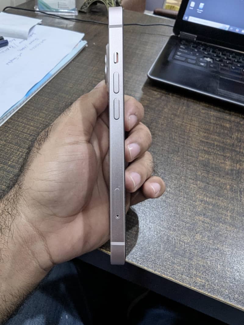 Apple iPhone 13 3
