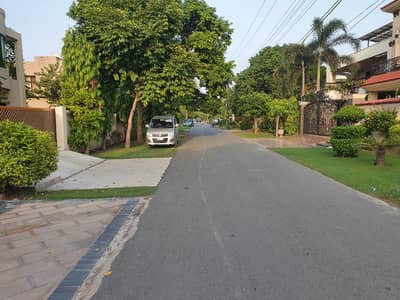 1 KANAL PLOT AVAILABLE FOR SALE MAIN ROAD BACK