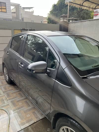 Toyota Vitz 2015