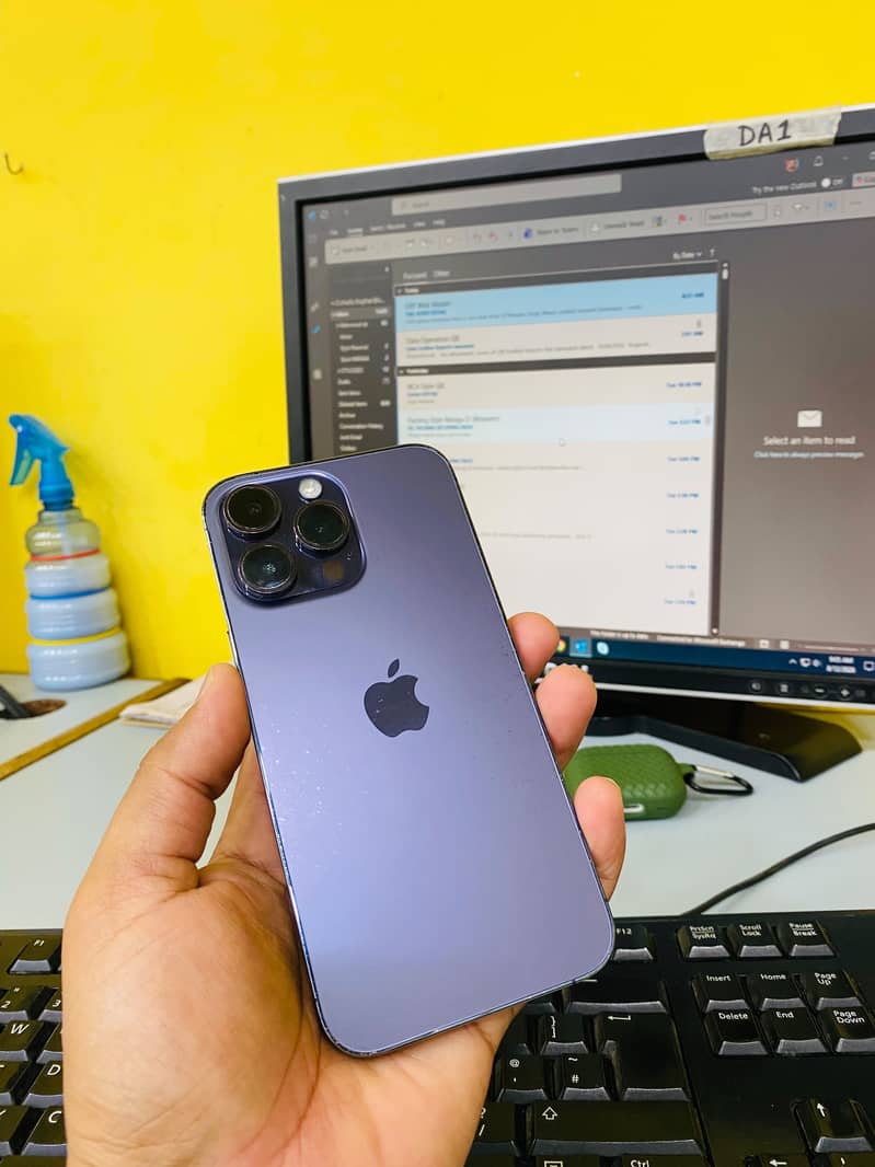 Apple iPhone 14 Pro Max 1