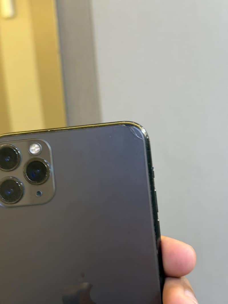 Apple iPhone 11 Pro Max 1