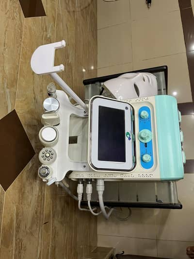 Hydra Facial Machine
