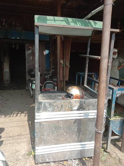 Juice, Tea and chips shop counter For sale very good condition