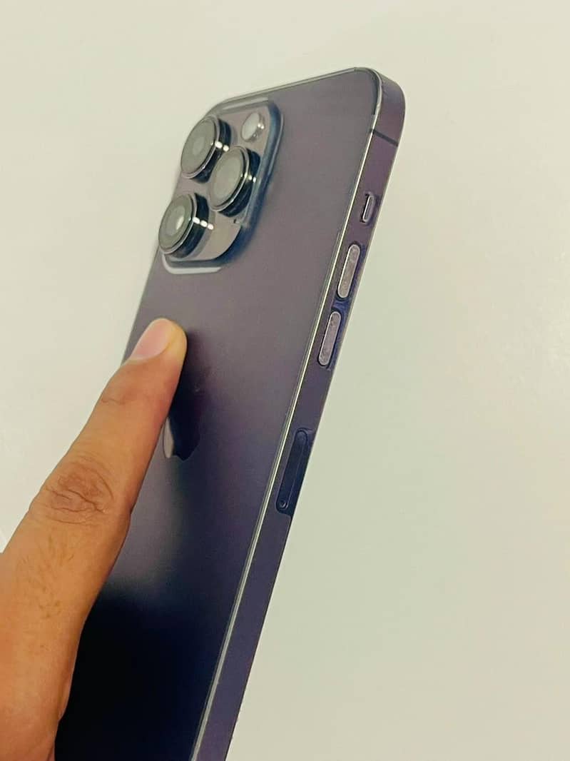 Apple iPhone 14 Pro Max 1