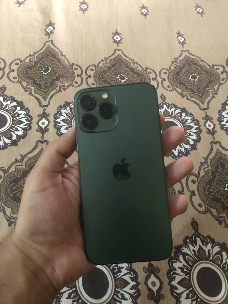 Apple iPhone 13 Pro Max 4