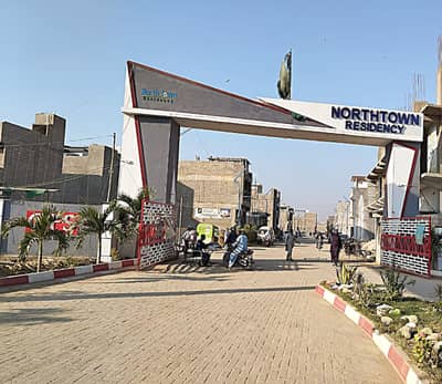 120 Yard Plot For Sale (Adjacent To 50 Feet Road, Next To Corner-Gold Block)