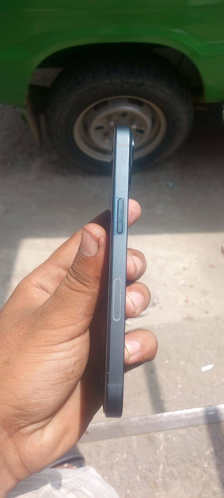 Apple iPhone 13 4