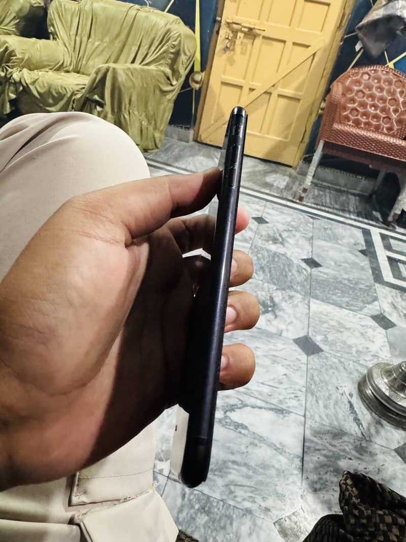 Apple iPhone 7 Plus 2