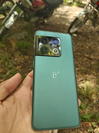 OnePlus 10 pro  8+12. . . . . 128 ma h