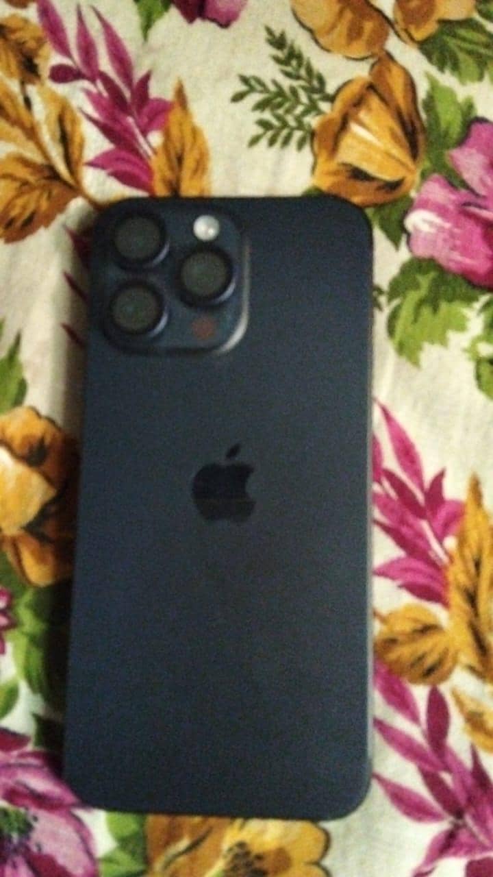 Apple iPhone 15 Pro Max 2