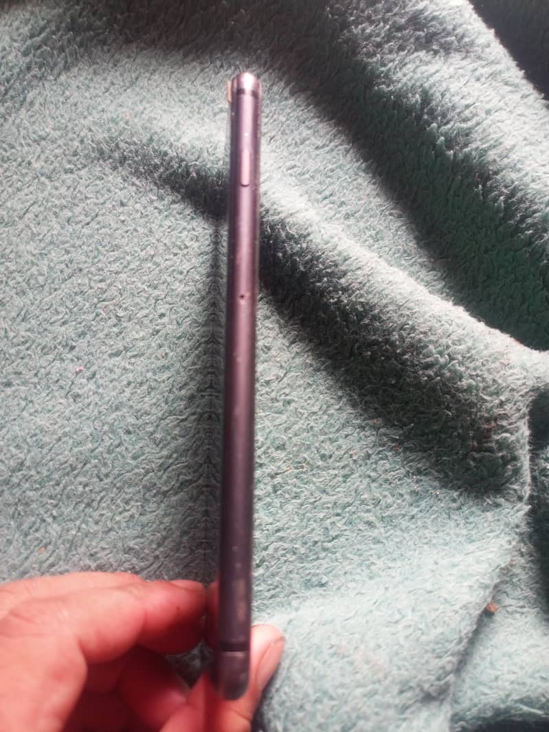 Apple iPhone 8 Plus 1