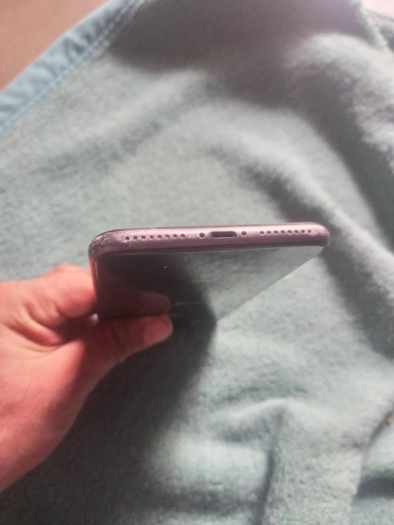 Apple iPhone 8 Plus 3