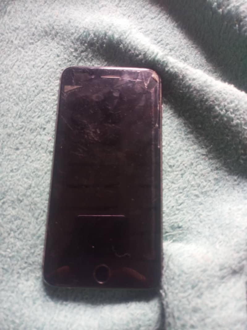 Apple iPhone 8 Plus 4