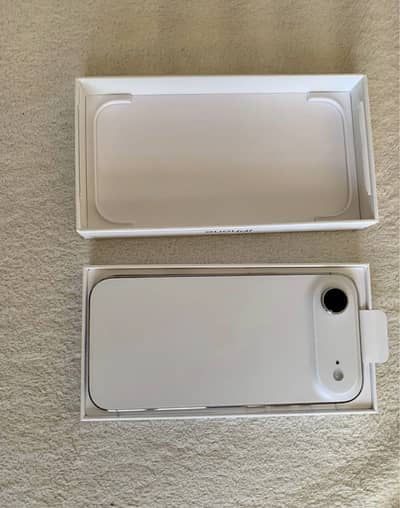 Apple iPhone 17 Air just box open