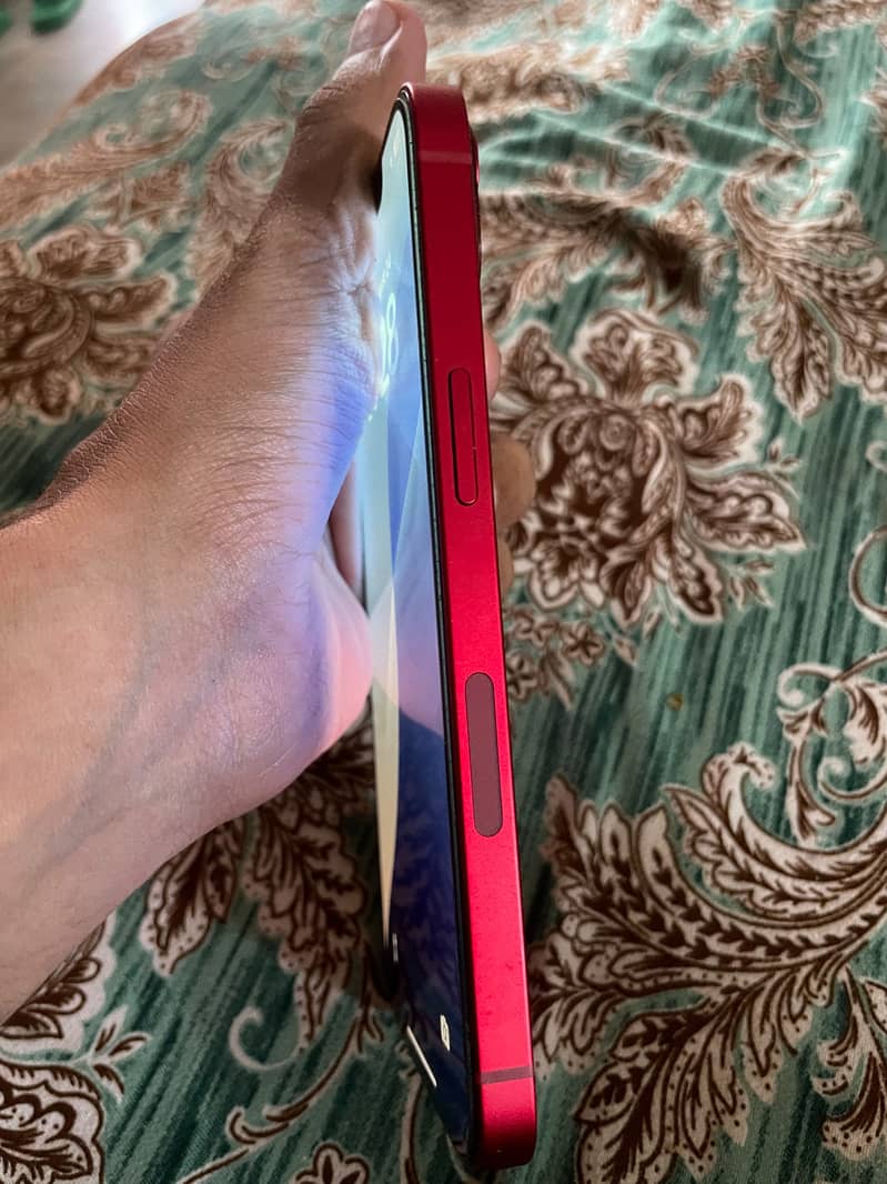 Apple iPhone 13 4