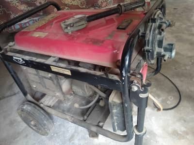condition 9/10 BHT Kam use hua hay New para hai Gas aur petrol par hay