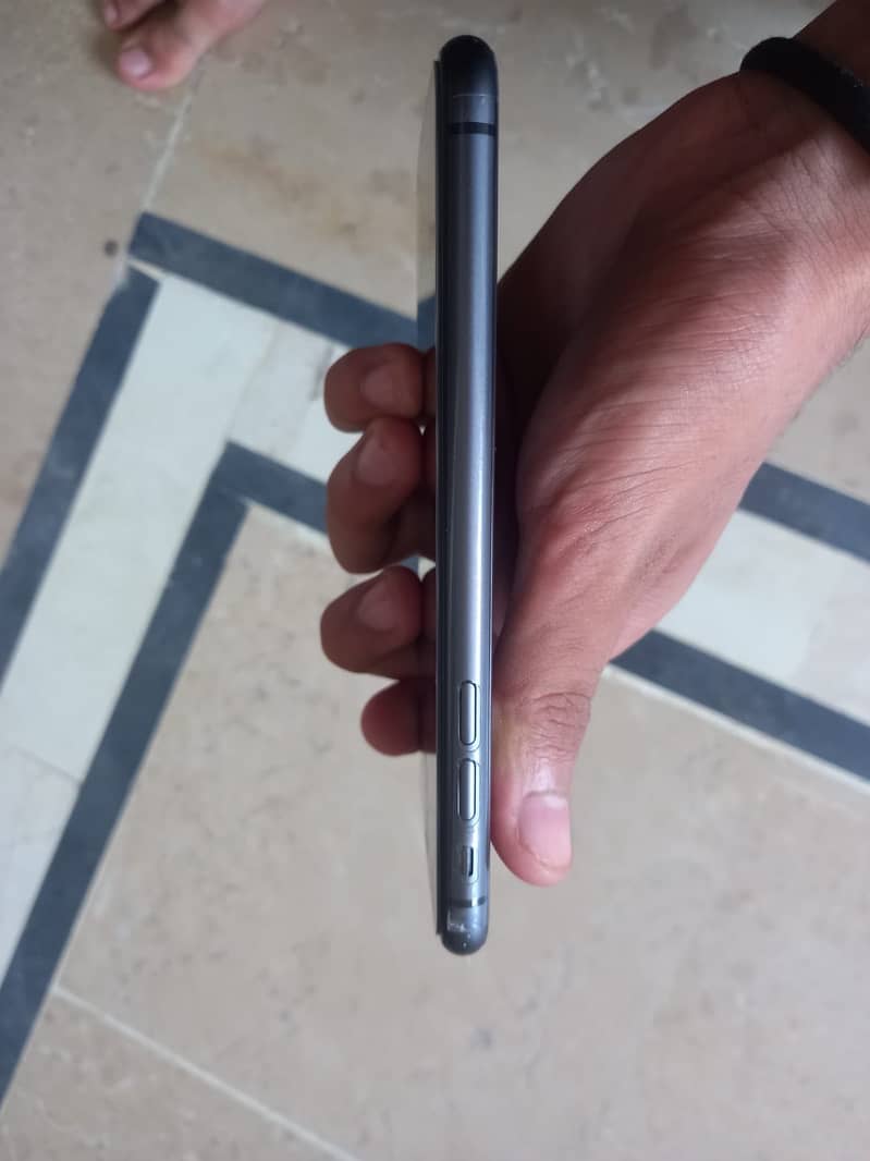 Apple iPhone 11 2