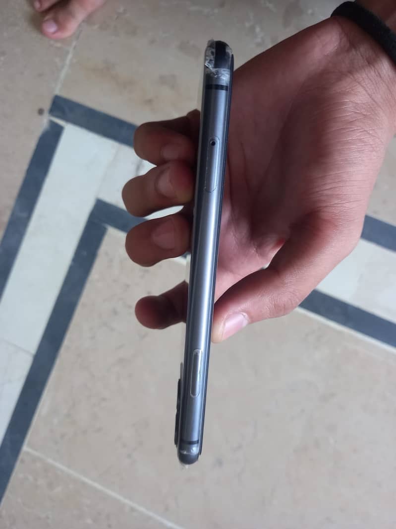 Apple iPhone 11 5