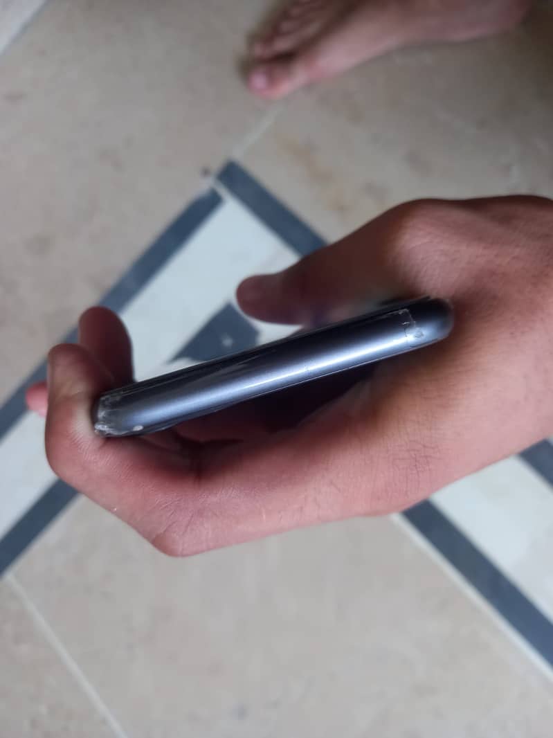 Apple iPhone 11 6