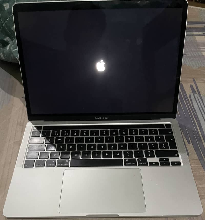 Apple laptop 0