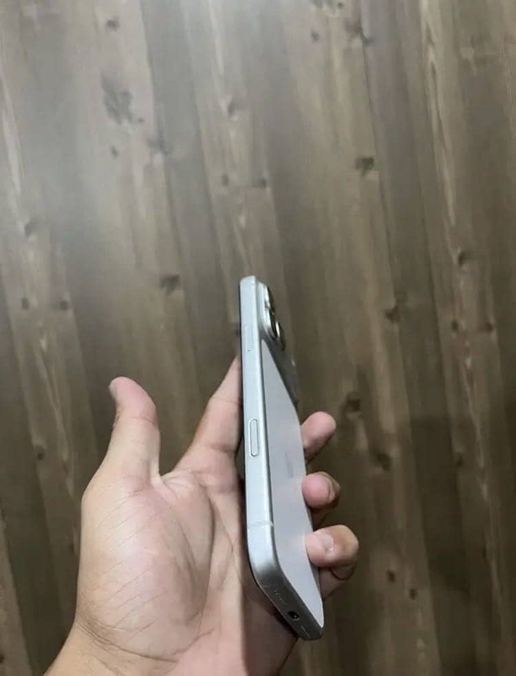 Apple iPhone 17 Pro Max 1