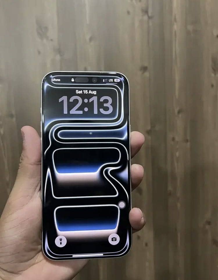 Apple iPhone 17 Pro Max 4