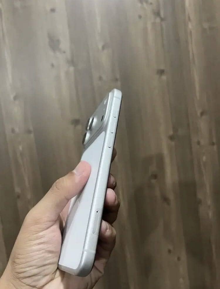 Apple iPhone 17 Pro Max 5