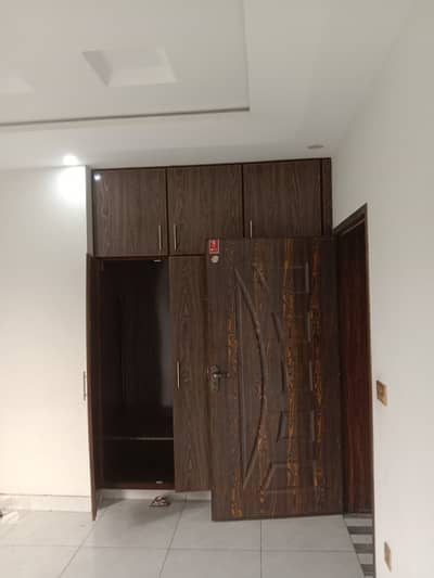10 MARLA 1ST FLOOR FOR RENT WITH GAS