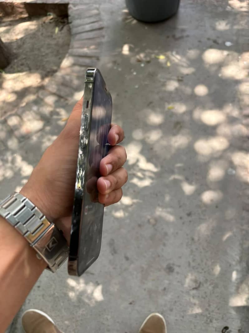 Apple iPhone 12 Pro Max 3