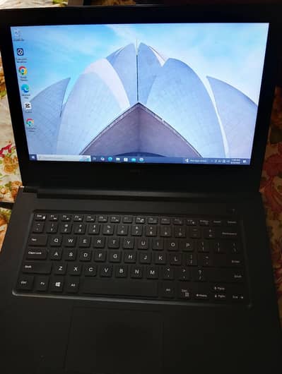 Dell Laptop core i7 , 7th generation laptop for students and earning.