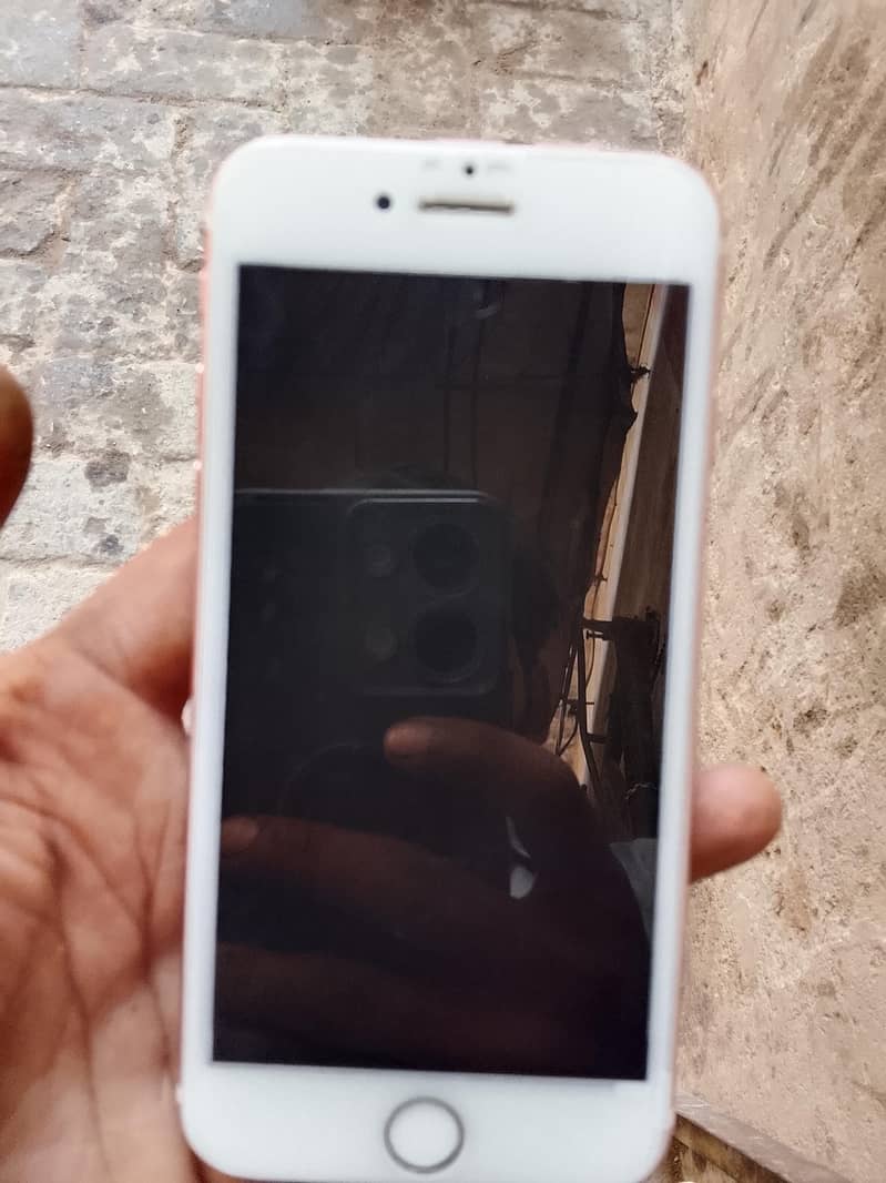Apple iPhone 7 1