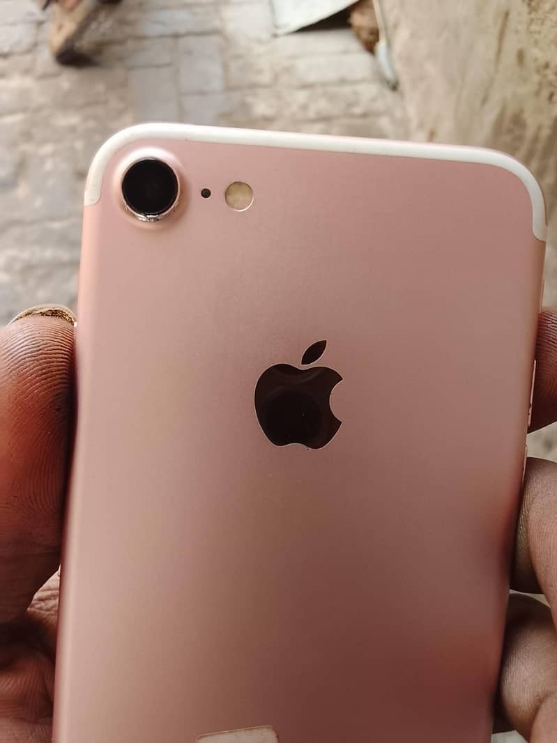 Apple iPhone 7 2
