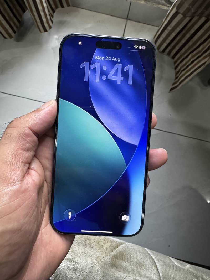 Apple iPhone 17 Pro Max 4
