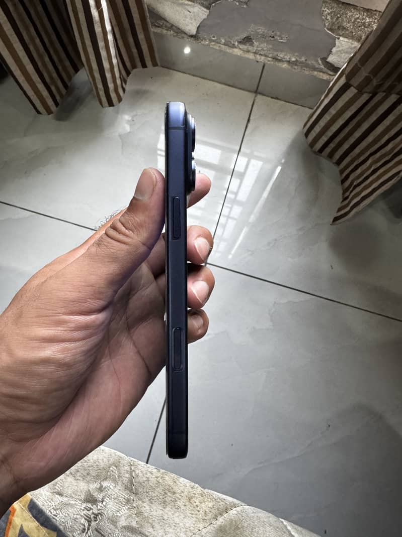 Apple iPhone 17 Pro Max 5