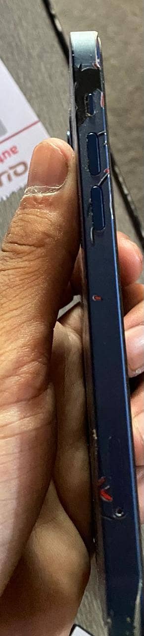 Apple iPhone 12 3