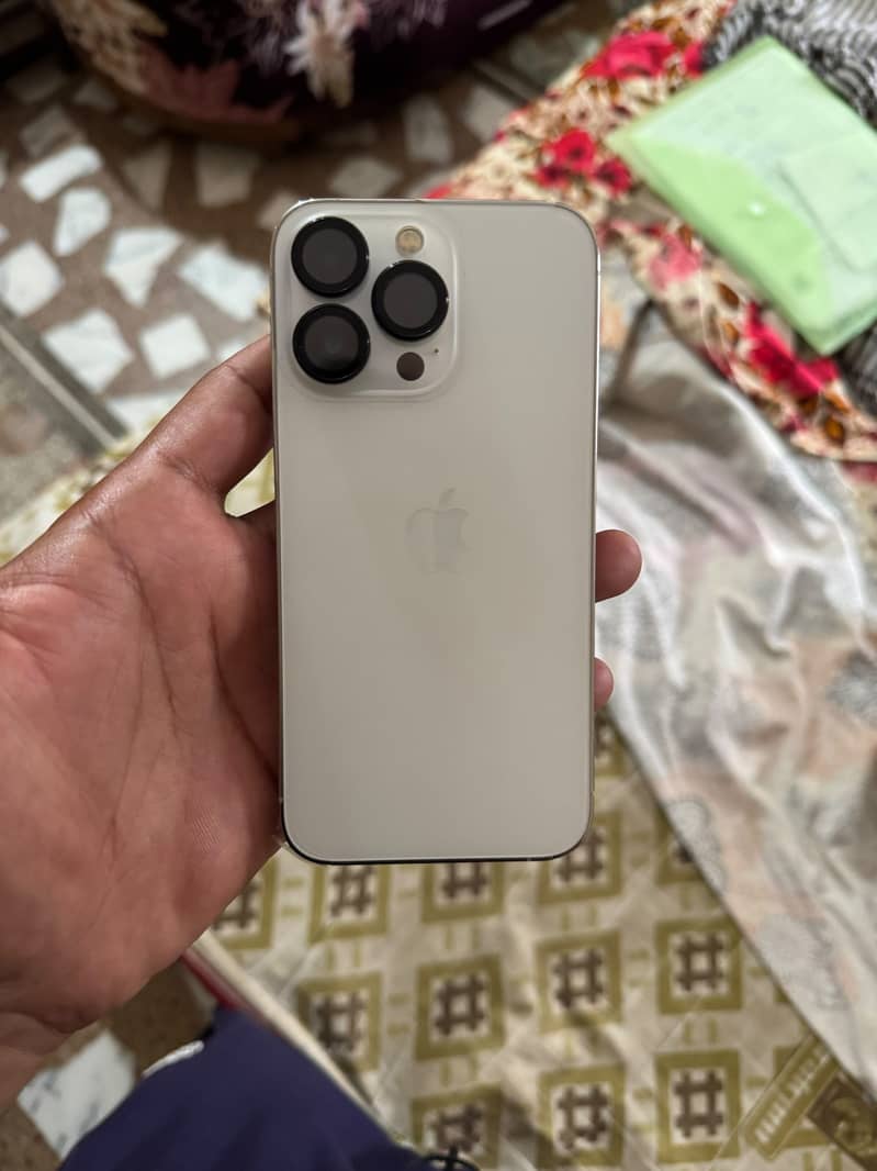 Apple iPhone 13 Pro 4