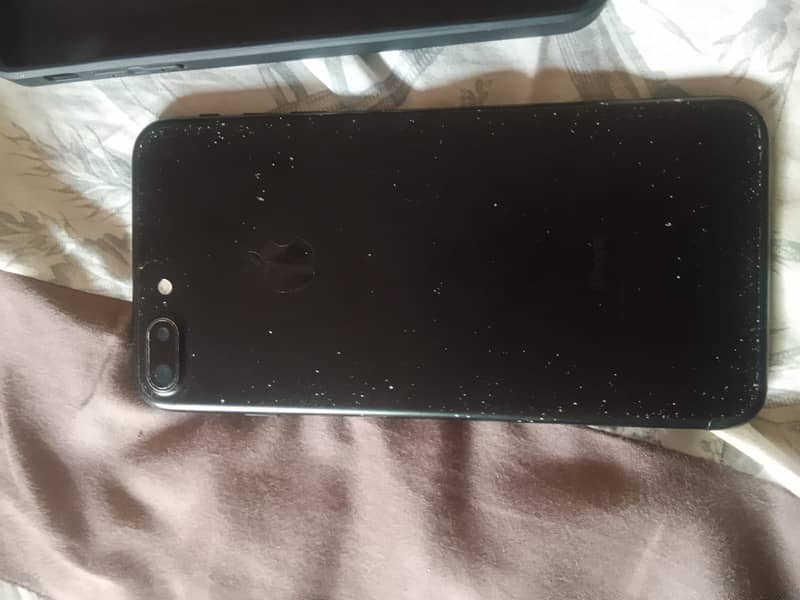 Apple iPhone 7 Plus 2