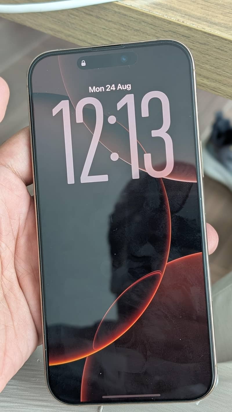 Apple iPhone 16 Pro Max 0