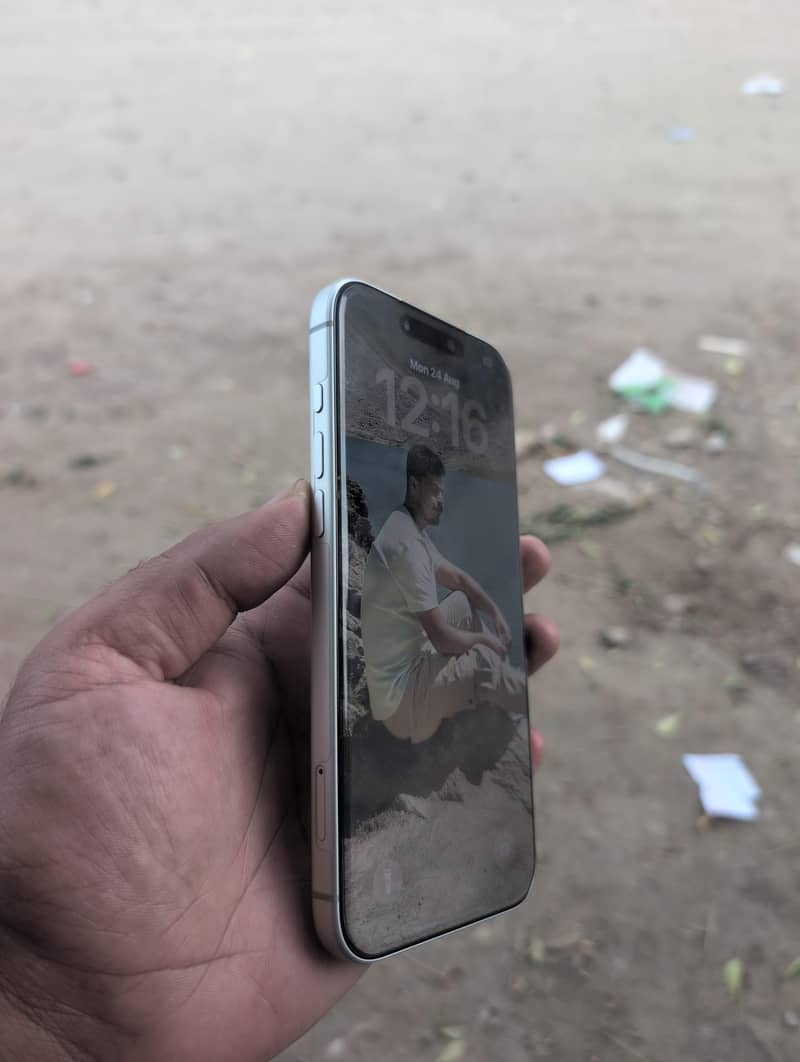 Apple iPhone 17 Pro Max 1