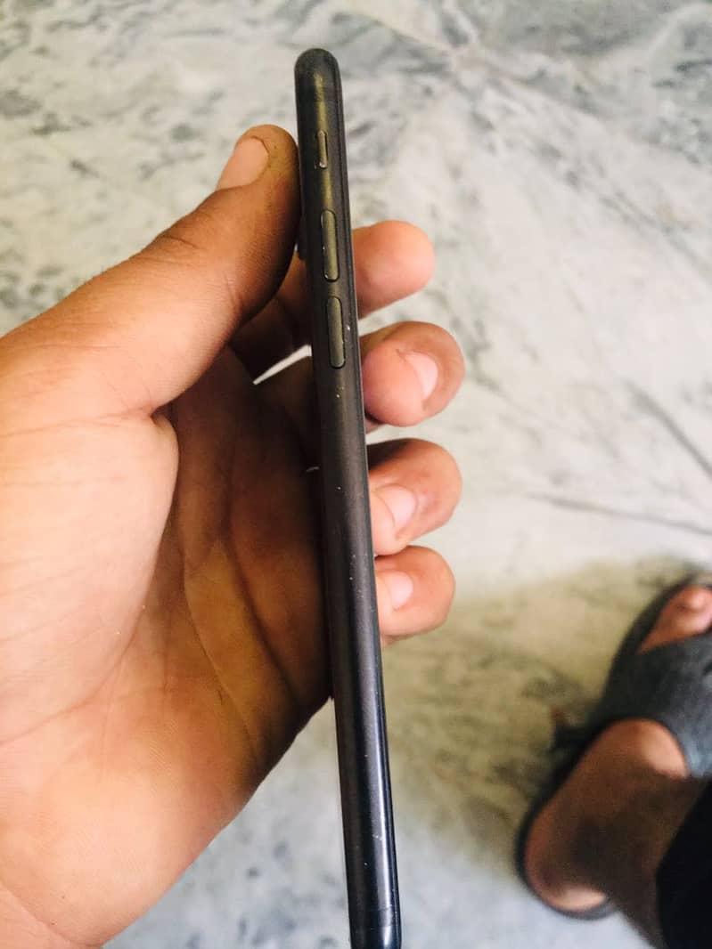 Apple iPhone 7 2