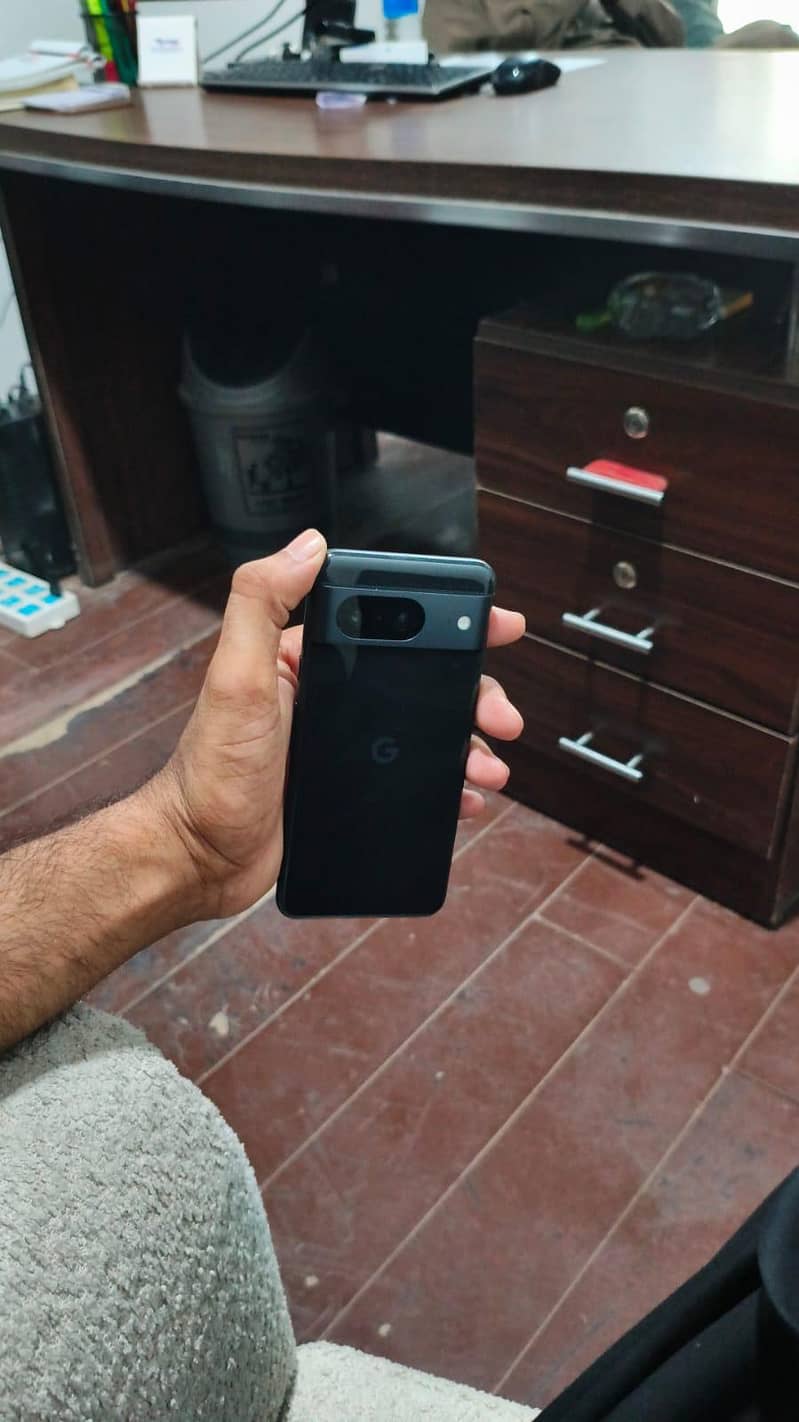 Google Pixel 8 2
